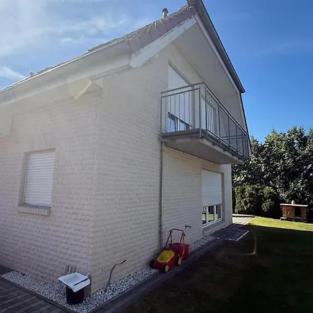 House In Laatzen! Contactless Check-in * ハノーファー
