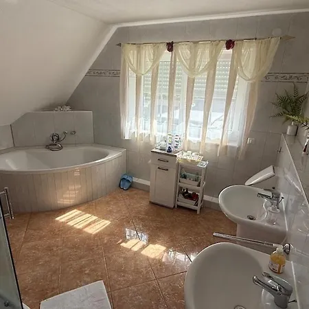 House In Laatzen! Contactless Check-in ハノーファー